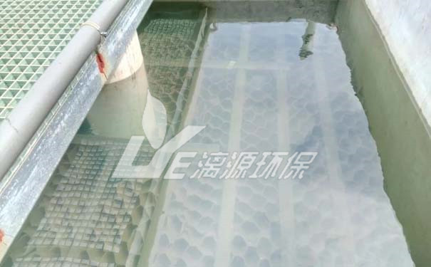 隨著工業(yè)污水排放的增加，工業(yè)水處理行業(yè)逐漸發(fā)展，工業(yè)污水處理設(shè)備在一定程度上緩解了工業(yè)污水給環(huán)境帶來(lái)的壓力。漓源環(huán)保小編和大家聊一聊工業(yè)污水處理設(shè)備價(jià)格是多少？